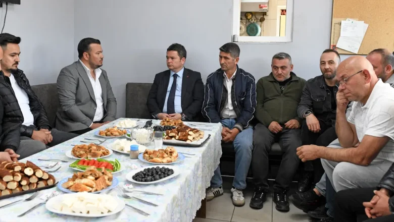 Başkan Aydın taksici esnafı ile kahvaltı yaptı