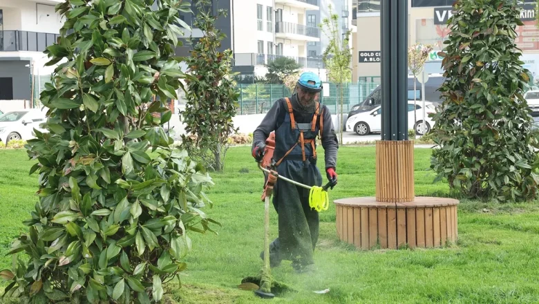 Bursa Nilüfer’in parklarında bahar temizliği