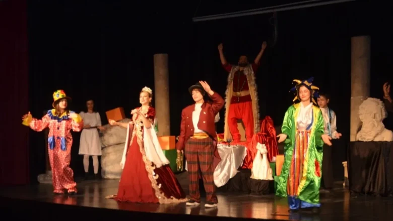 “Midas’ın Kulakları” tiyatrosu çocuklardan tam not aldı
