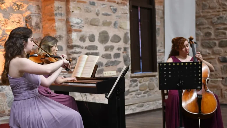 Terra Trio Bursa Osmangazi’de sahne aldı