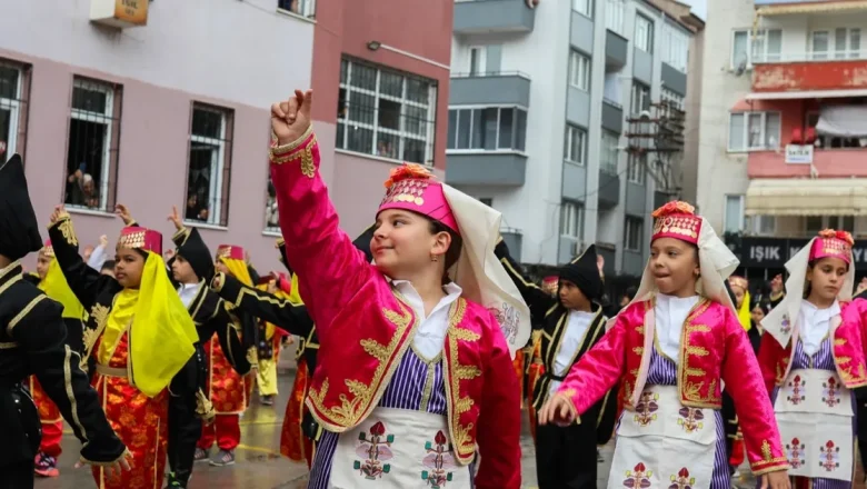 Bursa Gemlik’te 1470 öğrenci sanatla buluşuyor