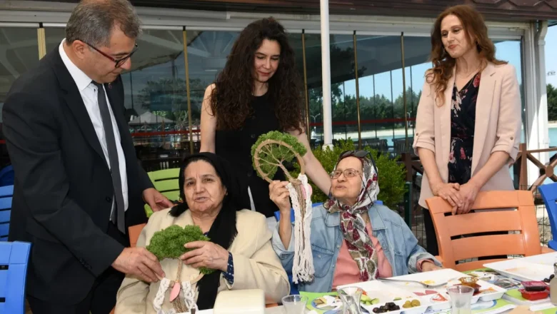 Bursa Osmangazi’de alzheimer hastaları için Anneler Günü kutlaması
