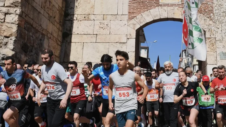 Bursa Osmangazi’de spor ile tarihi buluşturan koşu