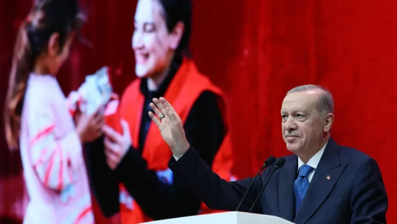 Cumhurbaşkanı Erdoğan’dan Kızılay’a övgü