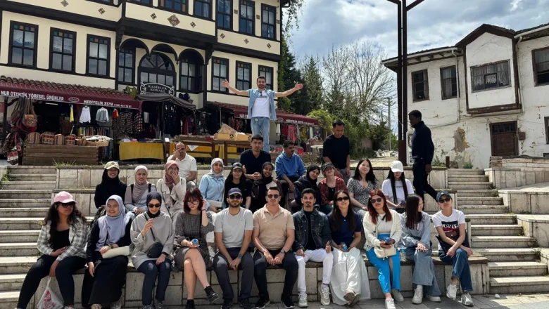 Gençler Sakarya’yı Büyükşehir’le keşfetti