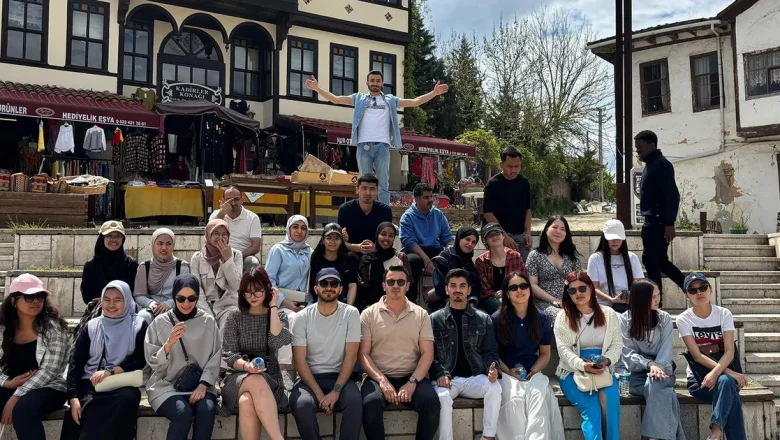 Gençler, Sakarya’yı Büyükşehir’le keşfetti