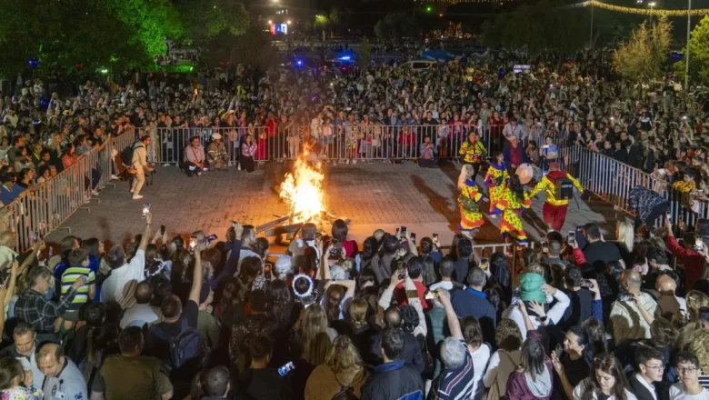 Hıdırellez ateşi İzmir Kültürpark’tan yükseldi