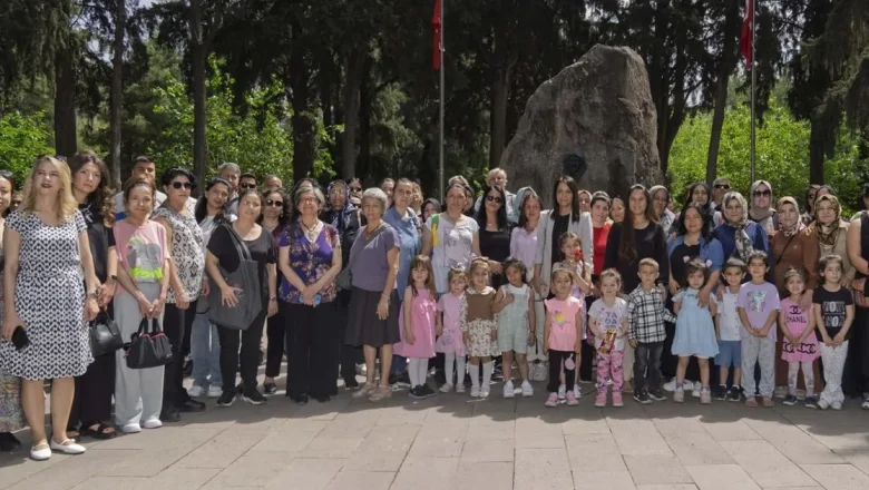 İzmirli annelere en özel kutlama