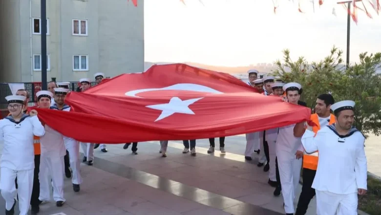 Kocaeli Çayırova’nın özel askerlerine kına gecesi