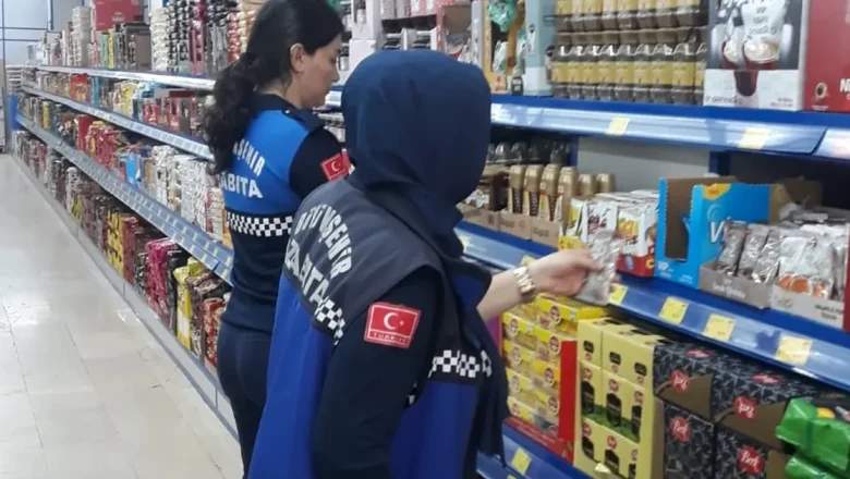 Kocaeli zabıtasından market denetimi