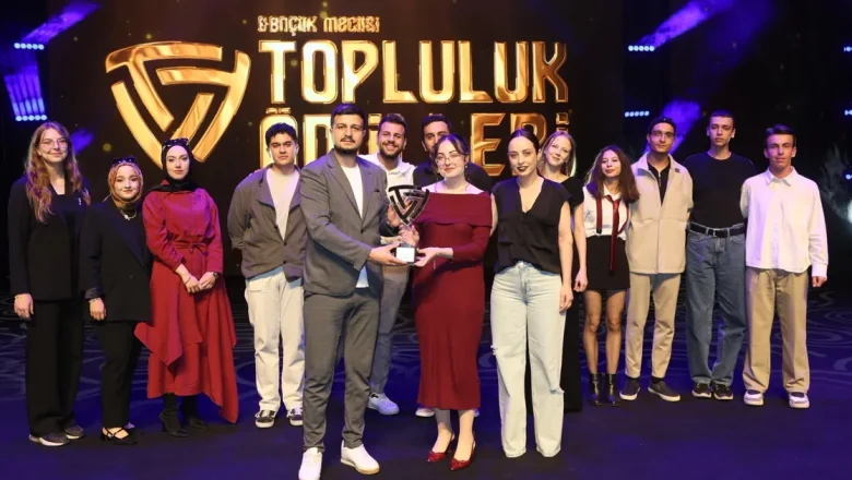 Konya Gençlik Meclisi ödüllendirdi