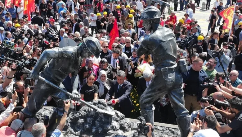 Manisa Soma’da maden şehitleri anma töreni düzenlendi