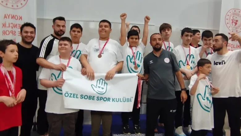 Otizmli yüzücü Alper’den 13 farklı stilde 13 şampiyonluk