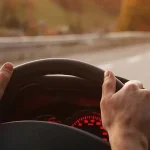 Trafikte güvenli sürüş için üç altın kural! Dikkat dağınıklığı felakete yol açıyor