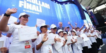 Cumhurbaşkanı Erdoğan, gençlere seslendi: Büyük ve güçlü Türkiye'ye az kaldı